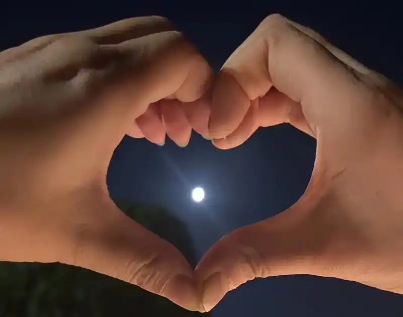 Under the Supermoon, Your Body Is Speaking — Gainye Listens to Your Rhythms